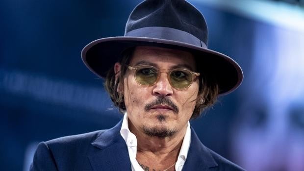 Detenido un intruso que se tomó una copa y se dio una ducha en la casa de Johnny Depp