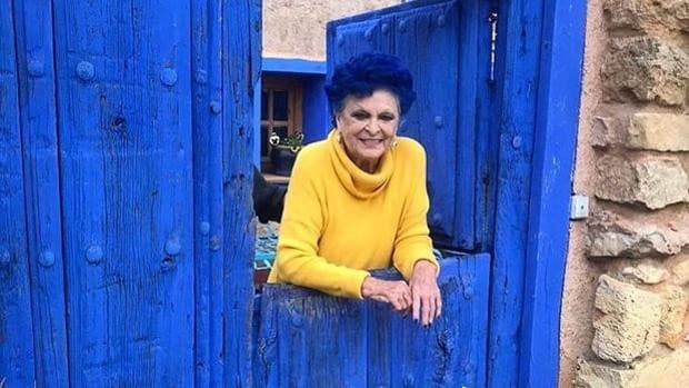 En venta la casa azul de Lucía Bosé