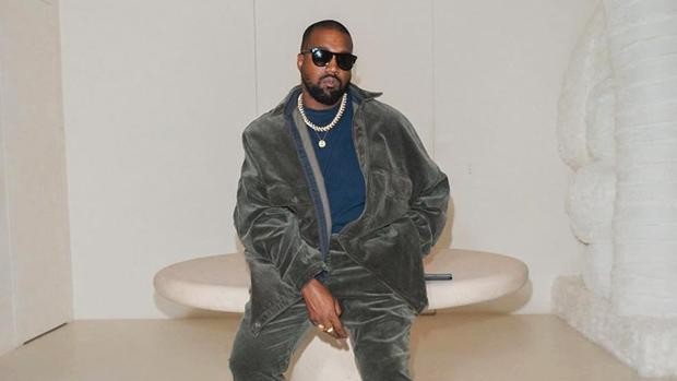 Kanye West vende unas zapatillas usadas por un millón de dólares