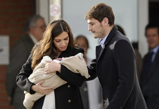 Iker Casillas y Sara Carbonero y su hijo Martín