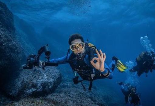 No concibe la vida sin el mar y el buceo