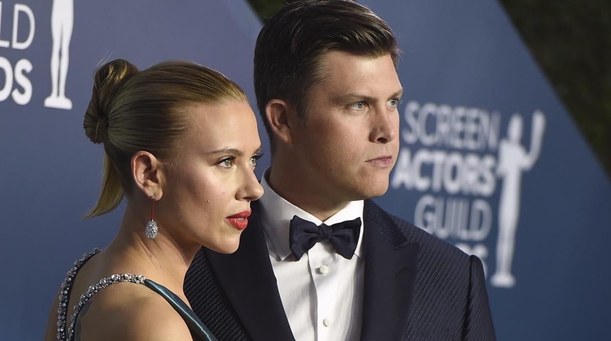 Scarlett Johansson y Colin Jost