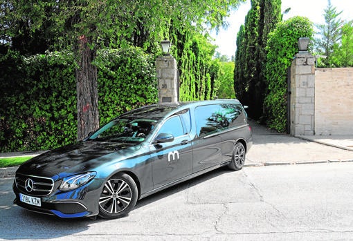 Ayer, los restos mortales de la madre de Preysler abandonaron el domicilio familiar de Puerta de Hierro