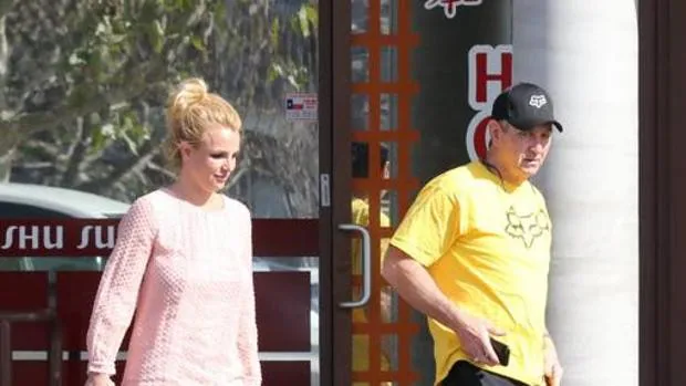 Jamie Spears muestra su descontento con la decisión de la juez sobre la tutela de Britney Spears