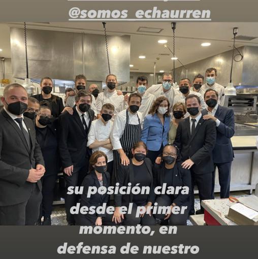 Isabel Díaz Ayuso, con el equipo del Grupo Echaurren