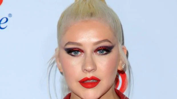 Christina Aguilera celebra sus 41 años con un regalo de escándalo