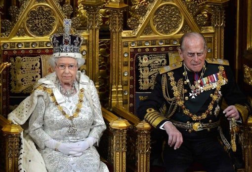 La reina Isabel y el duque de Edimburgo.