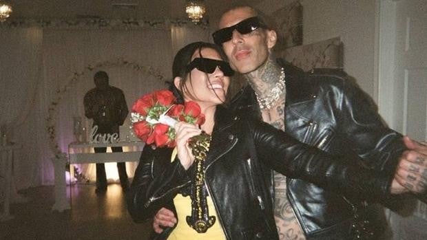 Las fotos de la falsa boda de Kourtney Kardashian y Travis Barker