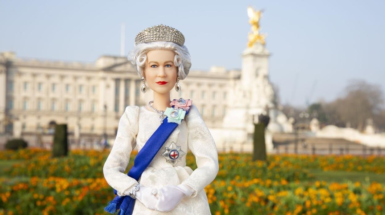 Barbie tributo de la Reina Isabel II