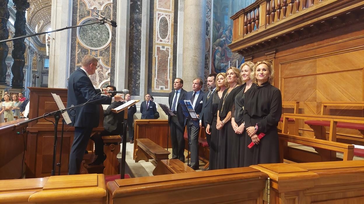 'Siempre Así' cantando la Salve Rociera en El Vaticano