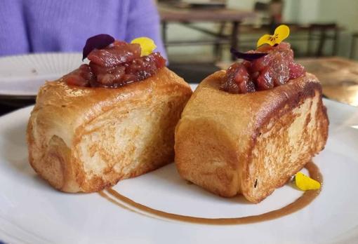 Brioche de guacamole y tartar de atún rojo