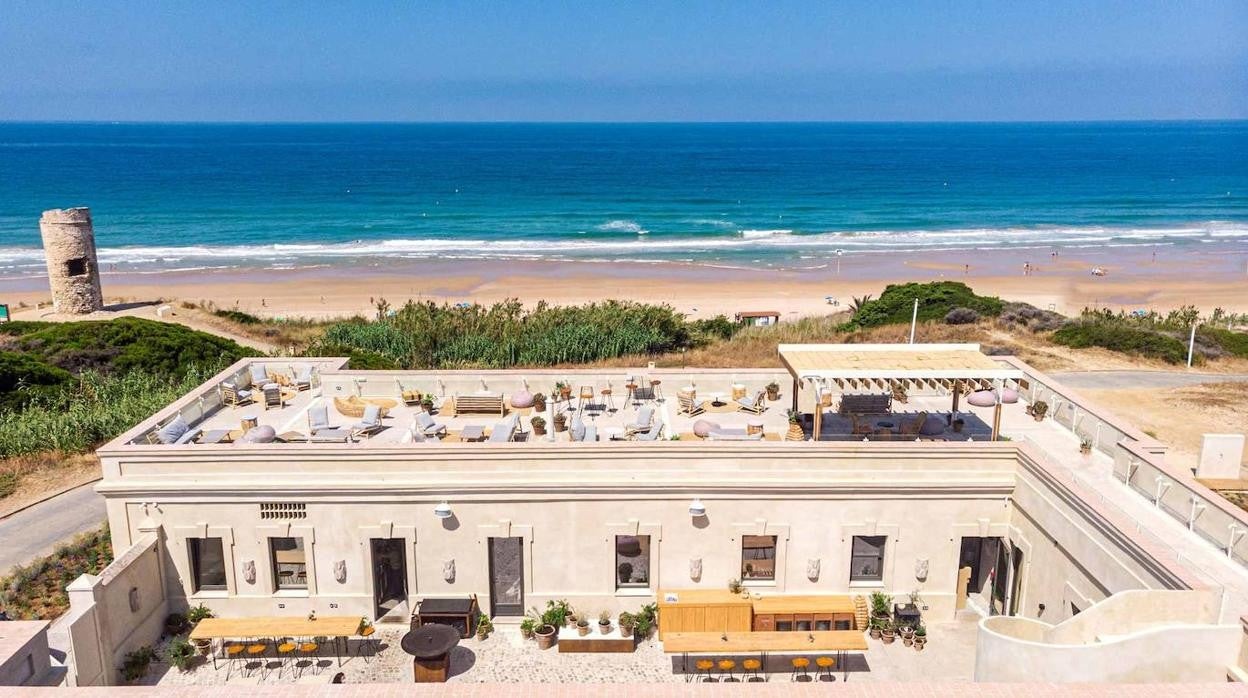 El Cuartel del Mar está en la playa de La Barrosa de Chiclana