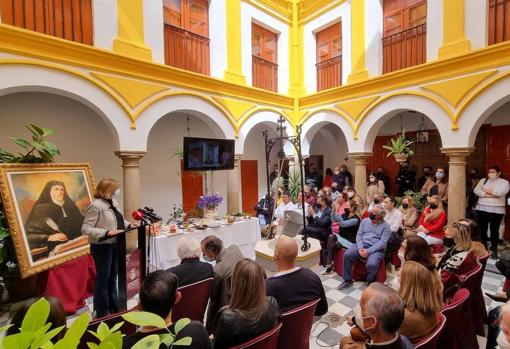 La presentación se hizo en el patio del convento de Jesús Nazareno