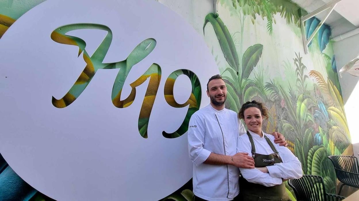 Pablo Gómez y Almudena León, en el patio de Hormaza 19