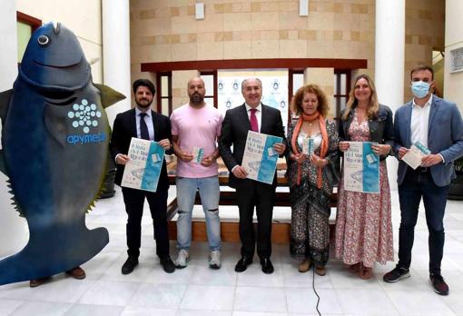 Los participantes en la presentación de la ruta