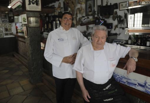 En la histórica barra de Casa Bigote