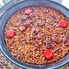 Arroz ibérico de secreto con pimientos y sobrasada tradicional