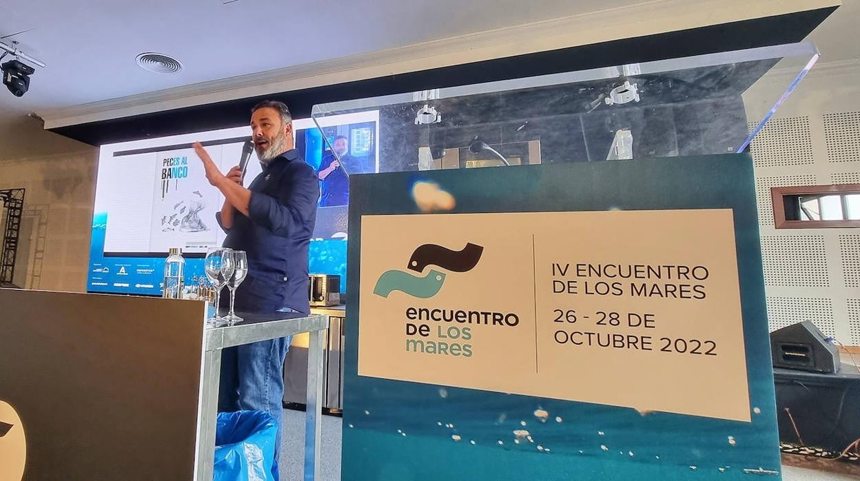 Ángel León, durante su ponencia en el Encuentro de los Mares