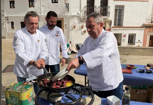 Paco Medina, cocinando junto a Diego Medina y Antonio Orozco