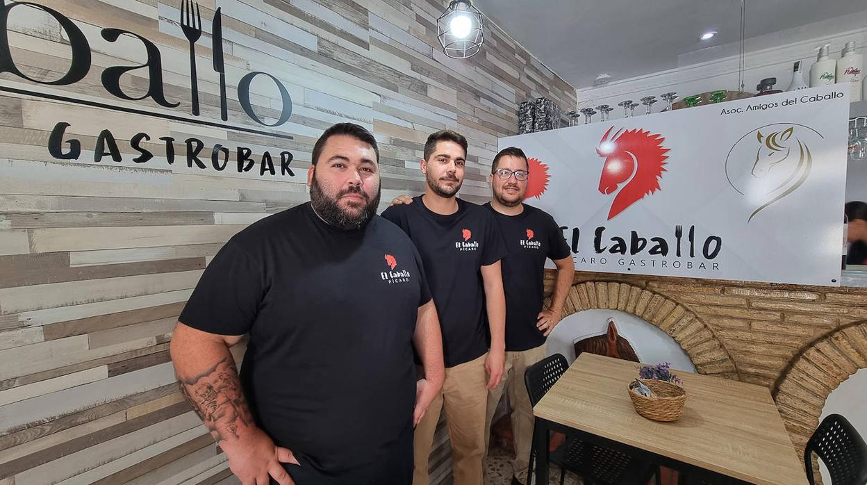 Adrián Ríos, Jesús de Gomar y Jose Fernandéz, socios de El Caballo Pícaro Gastrobar