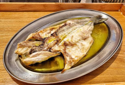 Los pescados al aceite, una de las especialidades