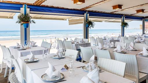 Sitios para comer en primera línea de playa en la provincia de Cádiz