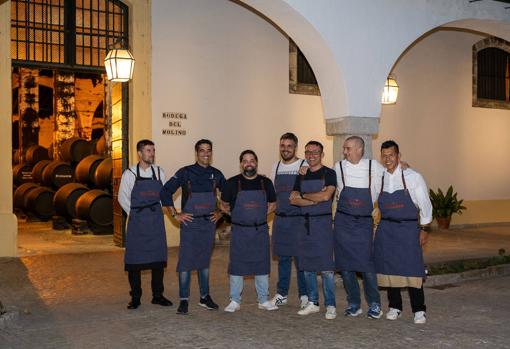 Los cocineros que participaron en la cena