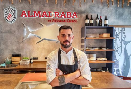 Jesús Sánchez, jefe de cocina de cooking Almadraba