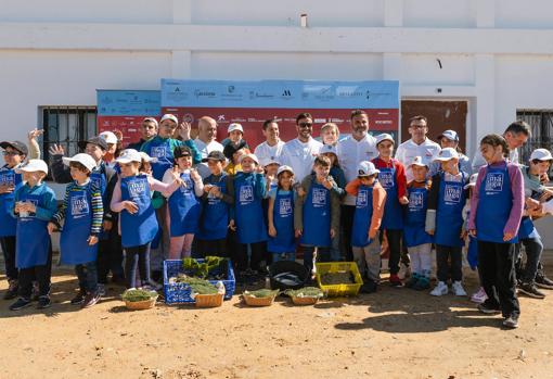 ChefsForChildren y Ángel León cocinan con niños y niñas con autismo en el Parque Natural Bahía de Cádiz