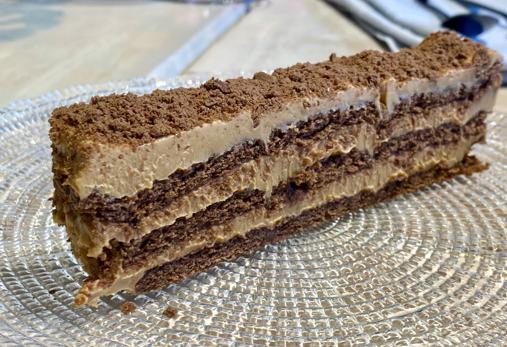 Chocotorta de galletas, queso y dulce de leche