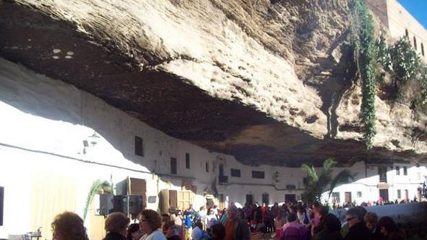 El pique de Setenil y la piedra