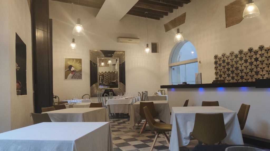 elespejosalainterior. Interior del restaurante El Espejo.