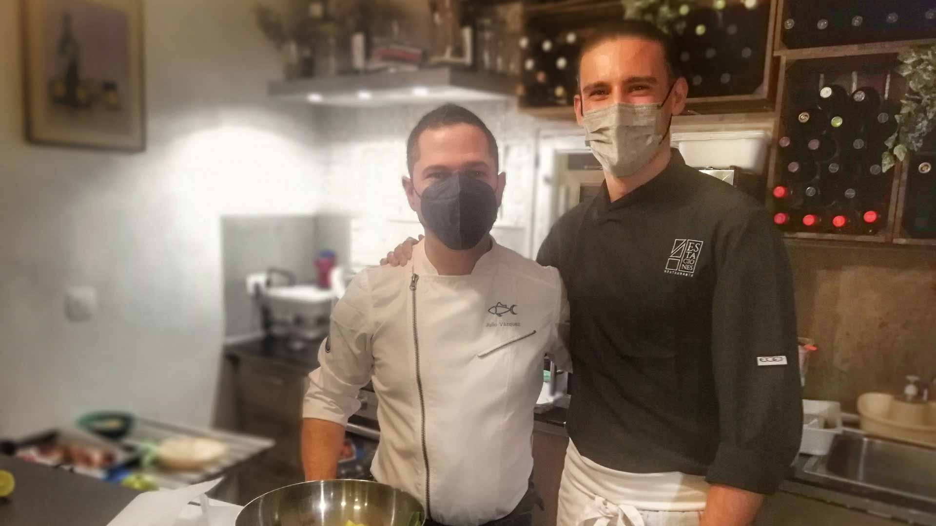 Julio Vázquez y Emilio Fernández se divierten cocinando en 4Estaciones