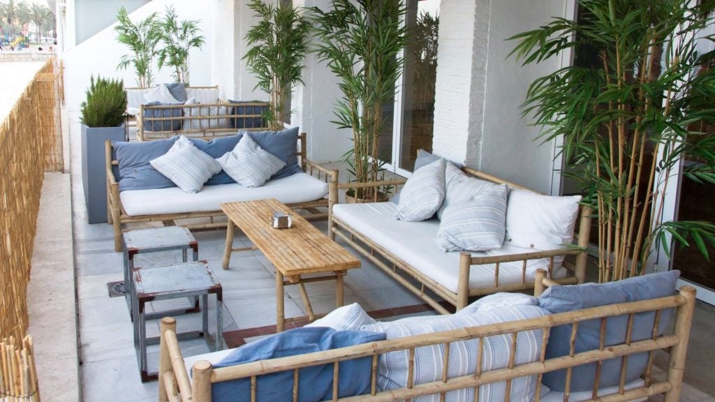 terraza restaurante el merendero de antonio martin en malaga. 