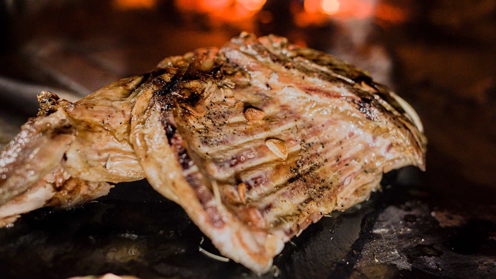 Los secretos de… El chivo asado del Restaurante La Sociedad