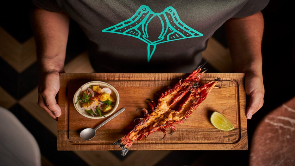 loffit-mantarraya-asi-llega-roberto-ruiz-a-marbella-02. 