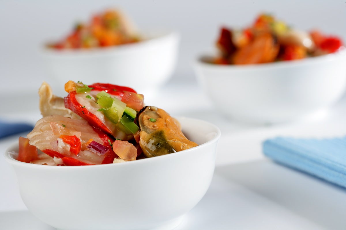 Descubre por qué el surimi lleva marisco en su composición