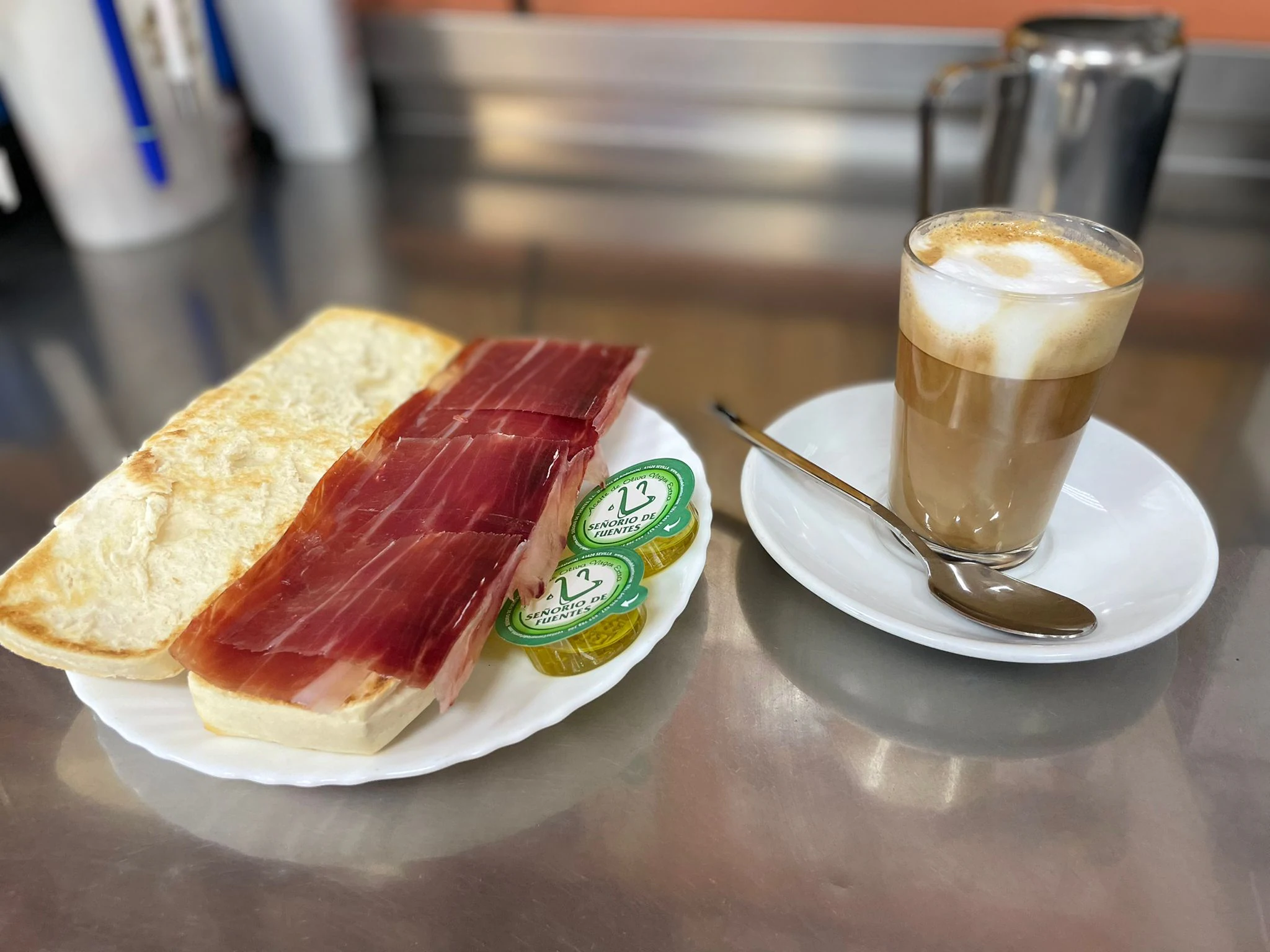 Desayunos tempraneros: los bares que más madrugan en Sevilla