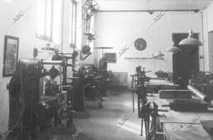 taller de Aprendices de la escuela de Artes de Toledo en una imagen del año 1902