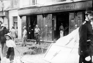 Tienda de la calle Toledo en la que se produjo una explosión de gas y un...