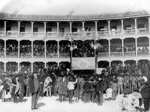 Aspecto de la plaza de Toros durante la celebración del mitin en la tribuna el...