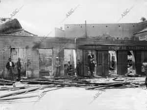 Ruinas de la casa Destruida por el fuego en la calle de los Artistas, ayer de...
