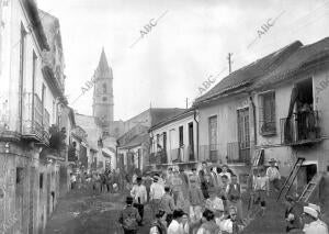 La calle de la trinidad Interceptada por el lodo y las Arenas que Arrastró el...