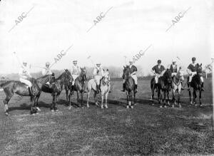 Los Dos "Teams" de polo que Jugaron en la posesión del Marqués de Viana