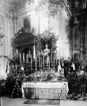 Artístico altar Instalado en la iglesia de san José, donde Celebraron los...