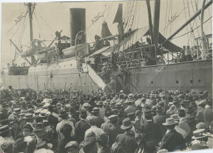 Embarque de tropas para su traslado para la Guerra de Marruecos