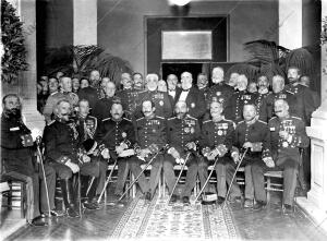 El Gobierno, los Generales y Jefes de la división de Cazadores del ejército de...