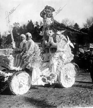 Coche "sombrilla Blanca", que Obtuvo uno de los premio en el concurso del...