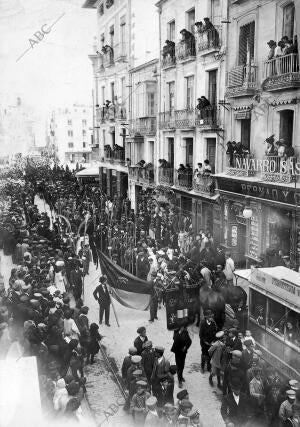 Salida de la procesión Cívica Celebrada en memoria de los Mártires de la...