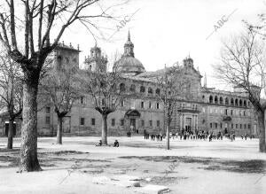 Donde Existe el famoso cuadro Van-Der-Goes - colegio de Escolapios -fecha...